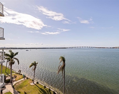6105 Bahia Del Mar Circle - Photo Thumbnail 10