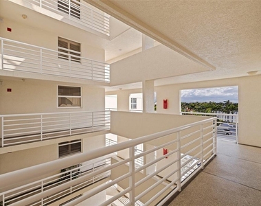 6105 Bahia Del Mar Circle - Photo Thumbnail 13