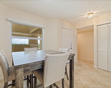 6105 Bahia Del Mar Circle - Photo Thumbnail 3