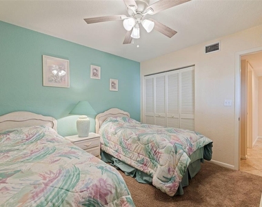 6105 Bahia Del Mar Circle - Photo Thumbnail 15
