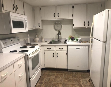 532 Bahia Circle - Photo Thumbnail 2
