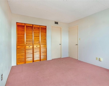 100 Silver Beach Avenue - Photo Thumbnail 12