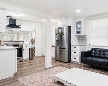 4105 Rockefeller Avenue - Photo Thumbnail 11
