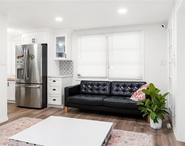 4105 Rockefeller Avenue - Photo Thumbnail 12
