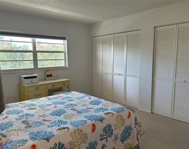 8625 Midnight Pass Road - Photo Thumbnail 23