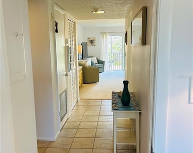 8625 Midnight Pass Road - Photo Thumbnail 18