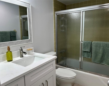 8625 Midnight Pass Road - Photo Thumbnail 22