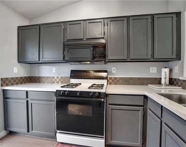 8041 Pottery Creek Drive - Photo Thumbnail 7