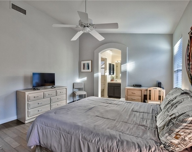 8041 Pottery Creek Drive - Photo Thumbnail 9