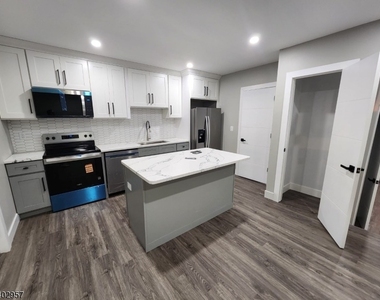 93 Hughes St - Photo Thumbnail 4
