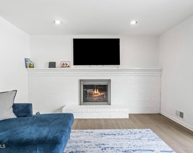16 Bridle Drive - Photo Thumbnail 23