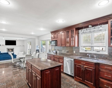 16 Bridle Drive - Photo Thumbnail 27