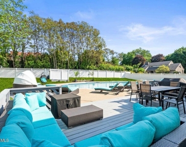 16 Bridle Drive - Photo Thumbnail 42