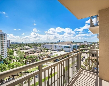 1040 Seminole Drive - Photo Thumbnail 8