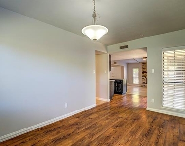 4232 Sweetgum Way - Photo Thumbnail 7