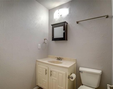 4232 Sweetgum Way - Photo Thumbnail 12