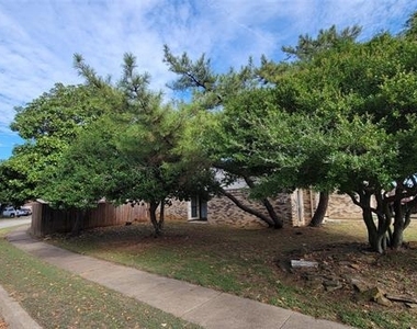 4232 Sweetgum Way - Photo Thumbnail 21