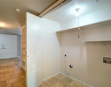 4232 Sweetgum Way - Photo Thumbnail 9