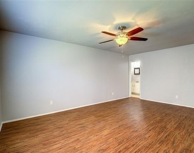 4232 Sweetgum Way - Photo Thumbnail 10