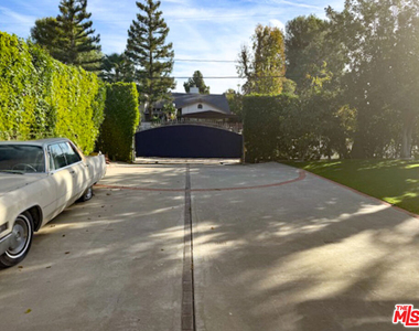 6231 Royer Avenue - Photo Thumbnail 13