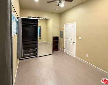 6231 Royer Avenue - Photo Thumbnail 12