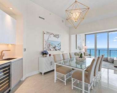 3100 N Ocean Drive - Photo Thumbnail 8