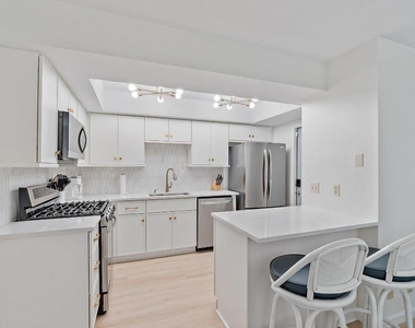 11830 Brier Patch Court - Photo Thumbnail 9
