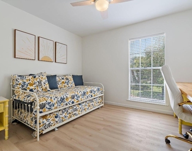 11830 Brier Patch Court - Photo Thumbnail 20