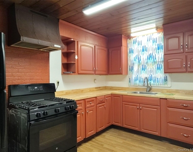 32 Vernon Terrace - Photo Thumbnail 2