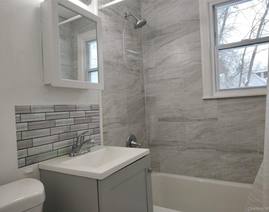 32 Vernon Terrace - Photo Thumbnail 6
