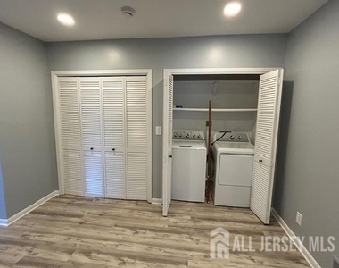 24 Emmett Avenue - Photo Thumbnail 3