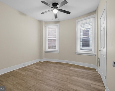 5723 Spruce St - Photo Thumbnail 8