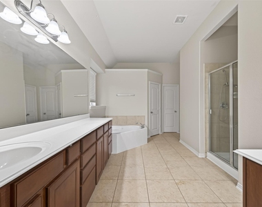 5215 Field Briar Lane - Photo Thumbnail 32