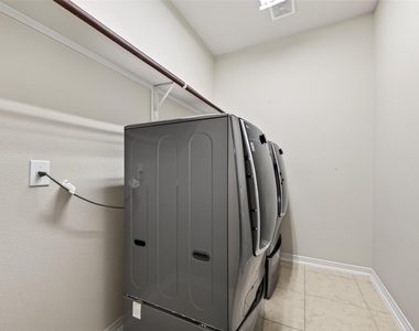 5215 Field Briar Lane - Photo Thumbnail 21