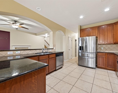 5215 Field Briar Lane - Photo Thumbnail 16