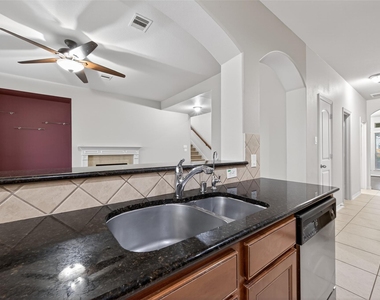 5215 Field Briar Lane - Photo Thumbnail 14