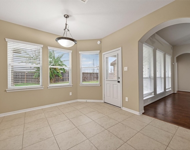 5215 Field Briar Lane - Photo Thumbnail 18