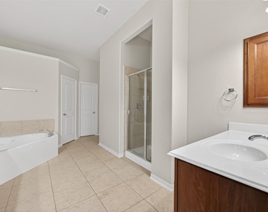 5215 Field Briar Lane - Photo Thumbnail 34