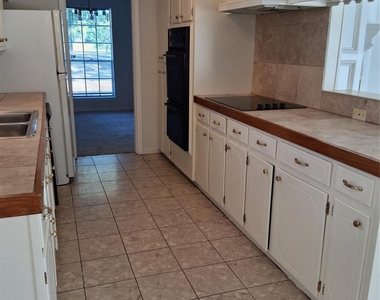 7515 Brush Wood Drive - Photo Thumbnail 16