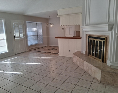 7515 Brush Wood Drive - Photo Thumbnail 4