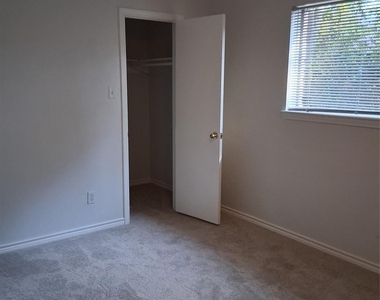 7515 Brush Wood Drive - Photo Thumbnail 7