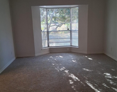 7515 Brush Wood Drive - Photo Thumbnail 10