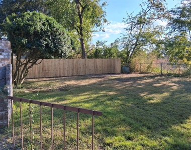 7515 Brush Wood Drive - Photo Thumbnail 2