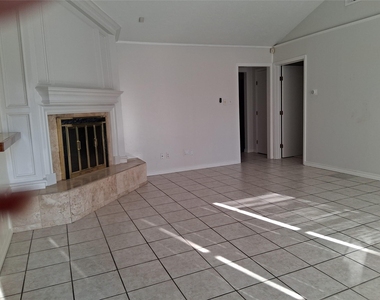 7515 Brush Wood Drive - Photo Thumbnail 5