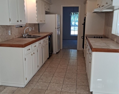 7515 Brush Wood Drive - Photo Thumbnail 15