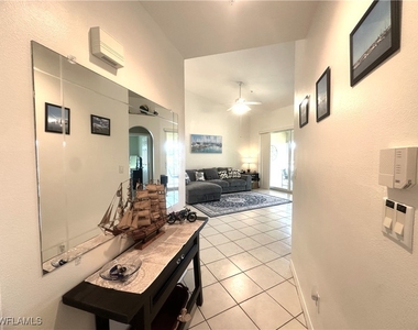 6880 Huntington Lakes Circle - Photo Thumbnail 3
