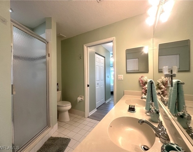 6880 Huntington Lakes Circle - Photo Thumbnail 10