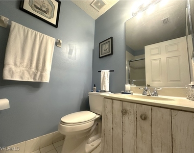6880 Huntington Lakes Circle - Photo Thumbnail 18