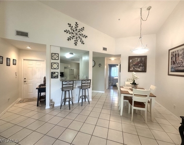 6880 Huntington Lakes Circle - Photo Thumbnail 12