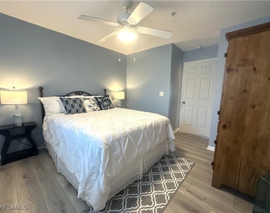 6880 Huntington Lakes Circle - Photo Thumbnail 17